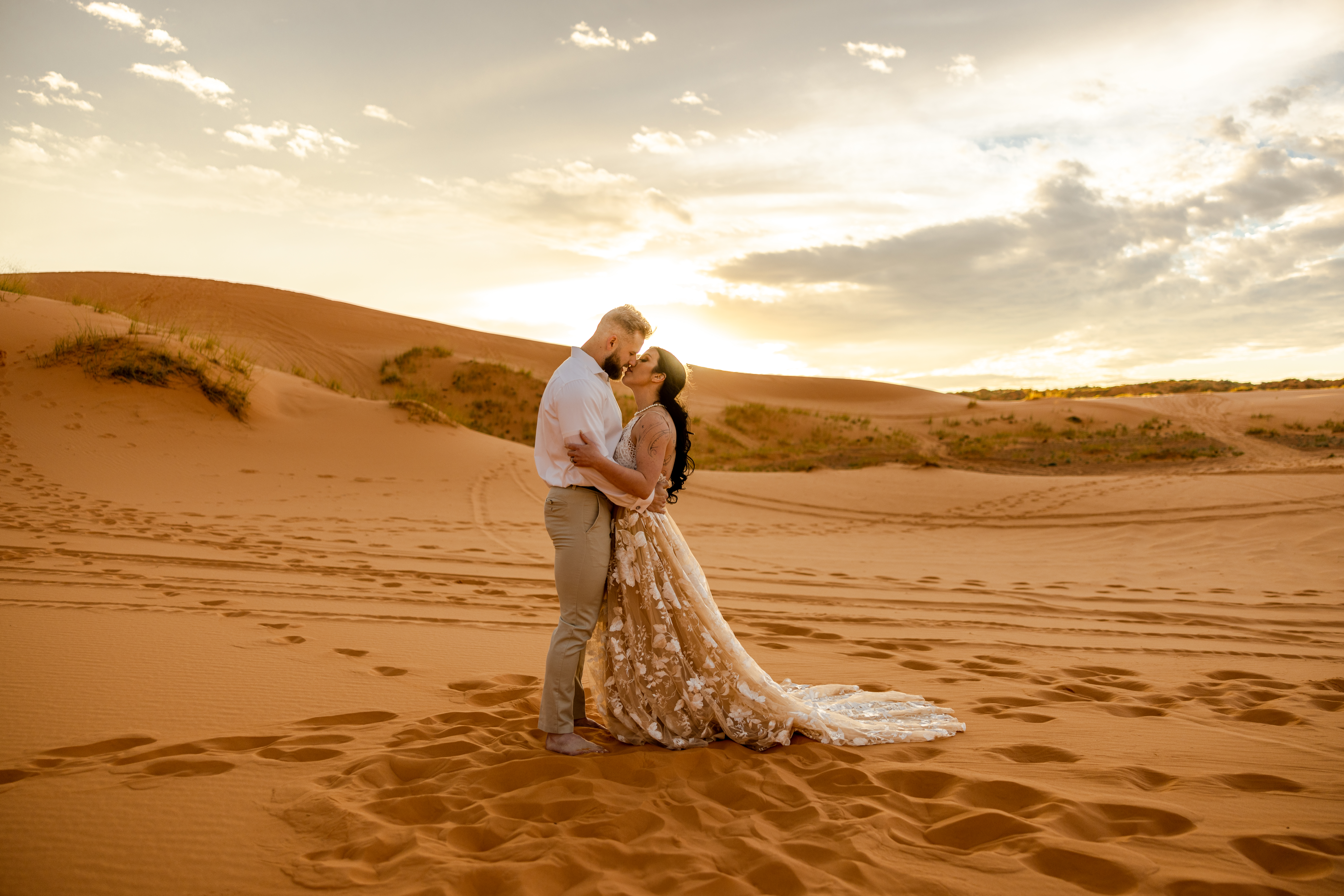 Couple Eloping at Coral Pink Sand Dunes, Colorado