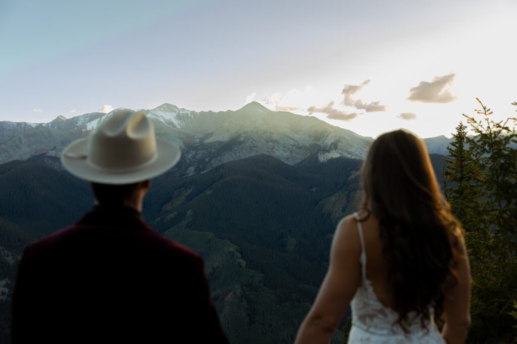 sunset view of mountains in aspen colorado for wedding