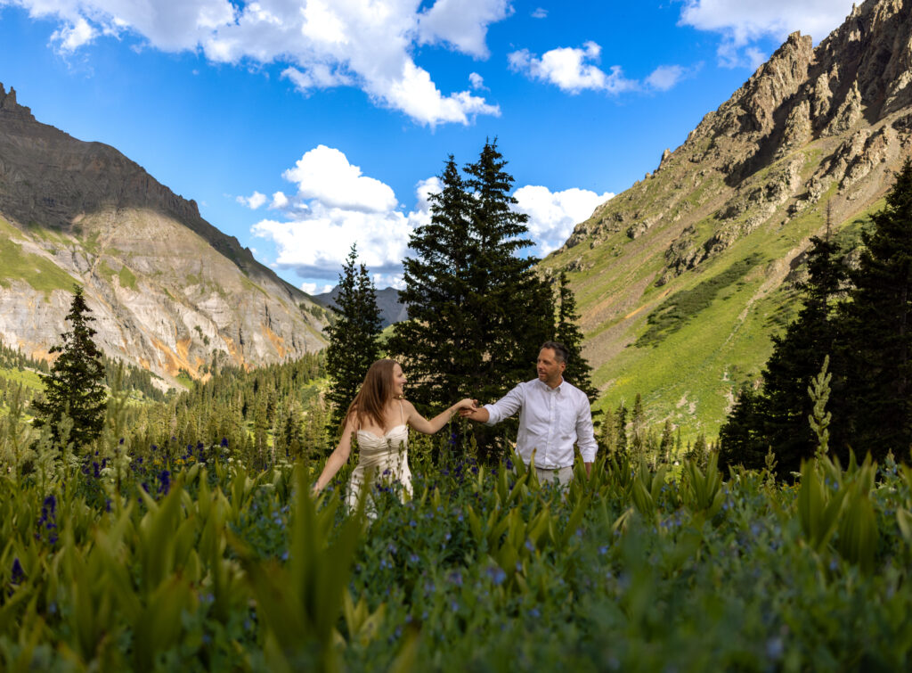 couple eloping in yankee boy basin in colorado