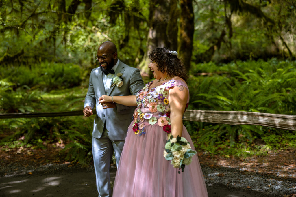 couple eloping at hoh rainforest in washington